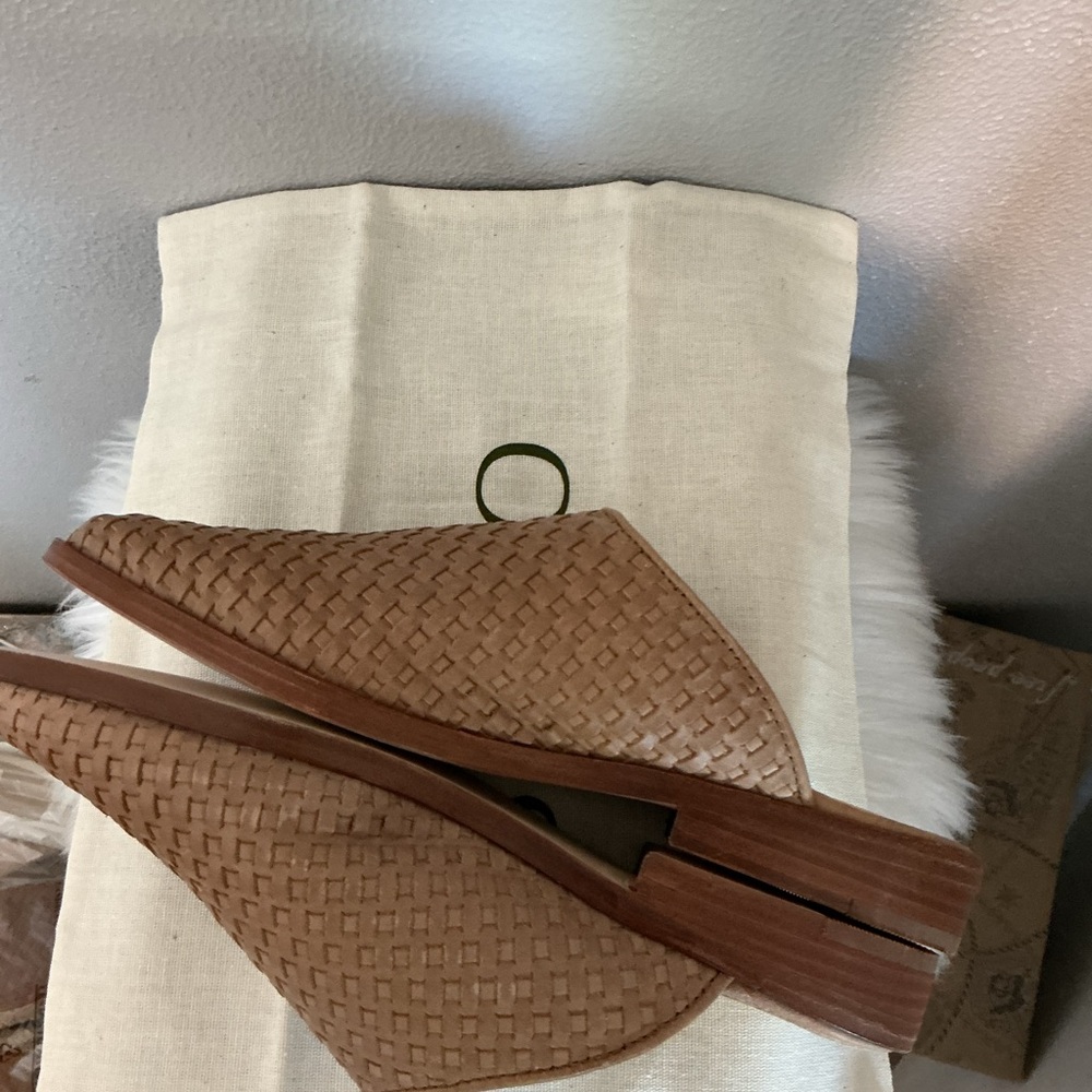 Nisolo AMA Woven Tan Mules - Picture 8 of 11